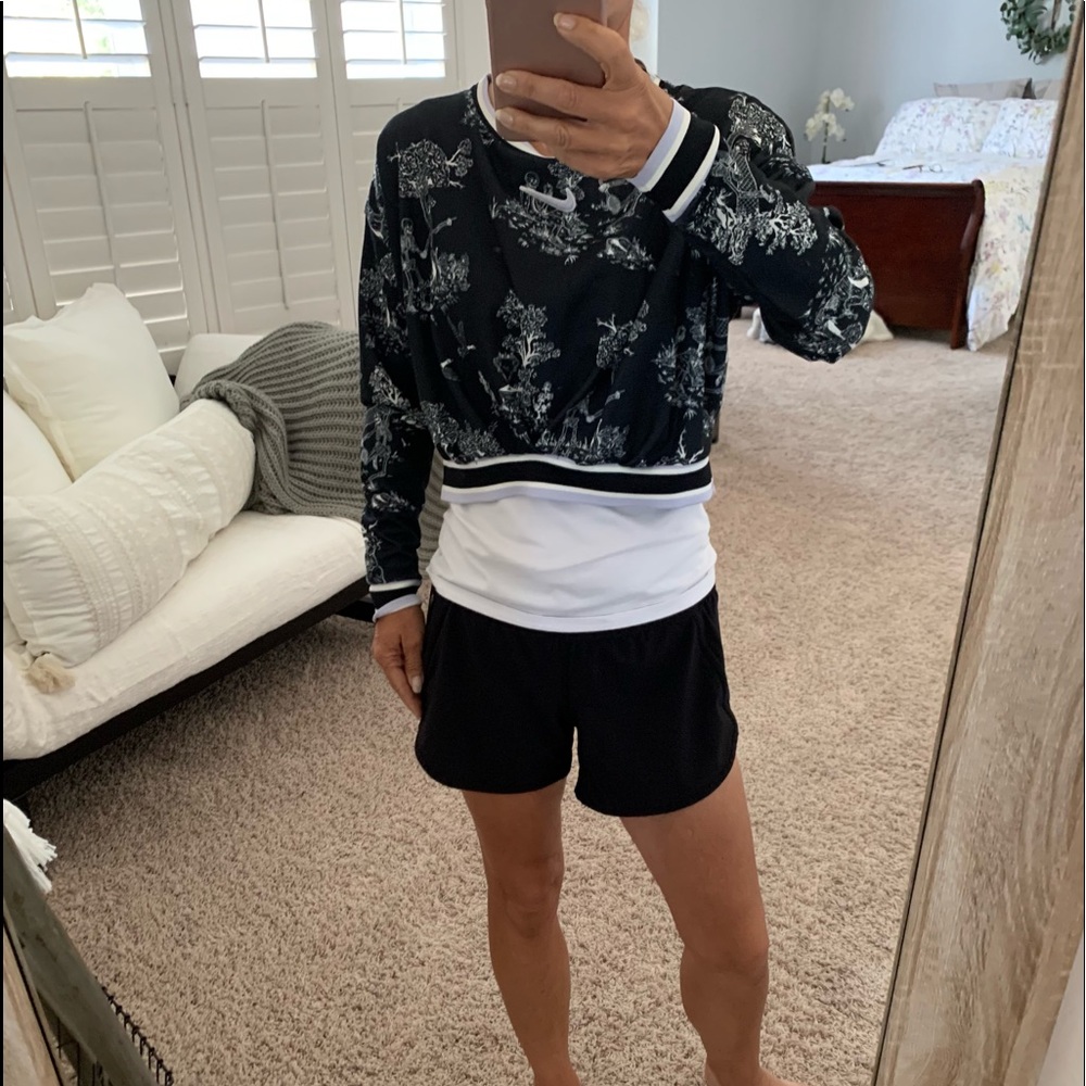 Nike top
